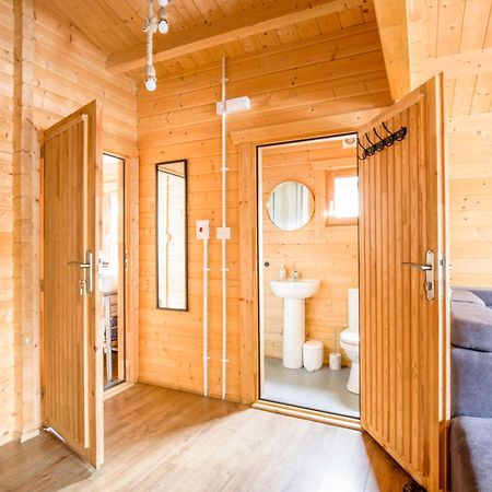 The Baltic Cabin - Cains Brewery Village ليفربول المظهر الخارجي الصورة